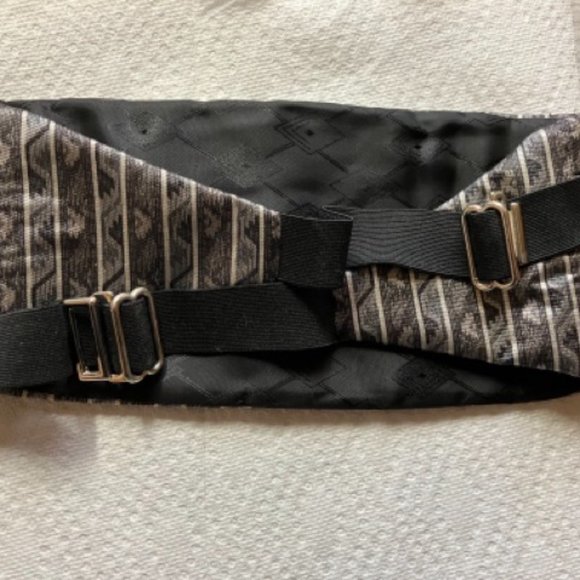 Vintage 100% Silk Bowtie and Cummberbund - Picture 9 of 12